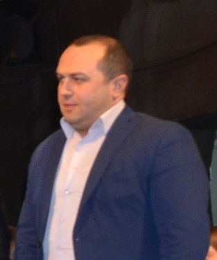 ,, სკოლების ხელმძღვანელები ვალდებულნი არიან, ჯერ სასწავლებლის ავტორიტეტს გაუფრთხილდნენ, შემდეგ…”