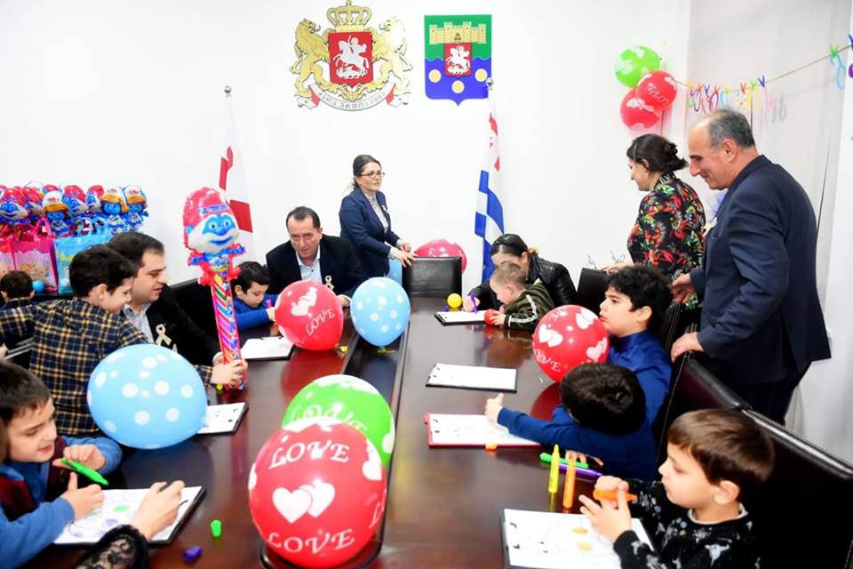 რა პრობლემებს აწყდებიან აუტისტური სპექტრის აშლილობის მქონე ადამიანები?