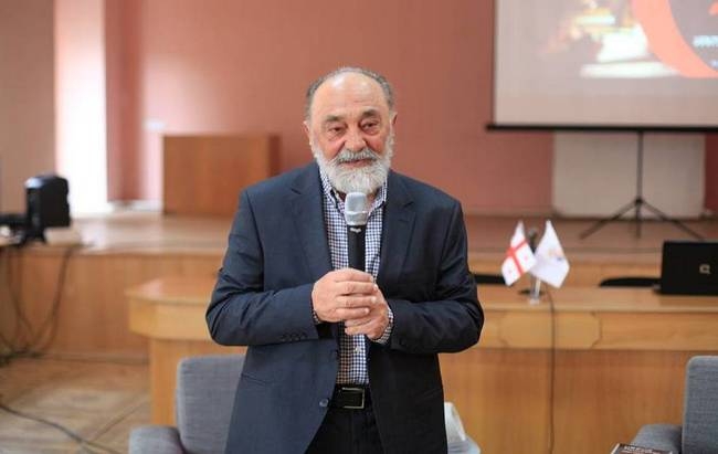 ანზორ კუდბა: მწერალმა თავი არ უნდა დაავიწყოს მკითხველს