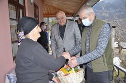 გმირების დედებს დღესასწაული მიულოცეს
