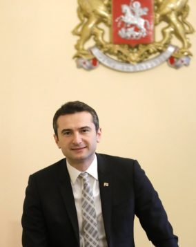 პარლამენტმა ახალი თავმჯდომარე აირჩია, პრეზიდენტმა გიორგი რურუა შეიწყალა