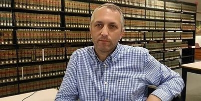 ,,იქმნება მსოფლიო საკონსტიტუციო პრაქტიკისთვის უპრეცედენტო, კომიკური სიტუაცია…”