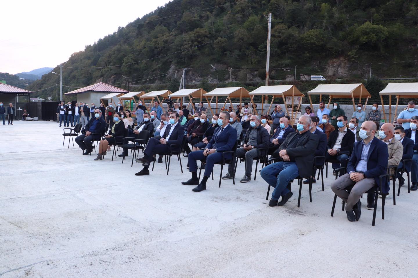 წარმატებული ბენეფიციარები დააჯილდოვეს