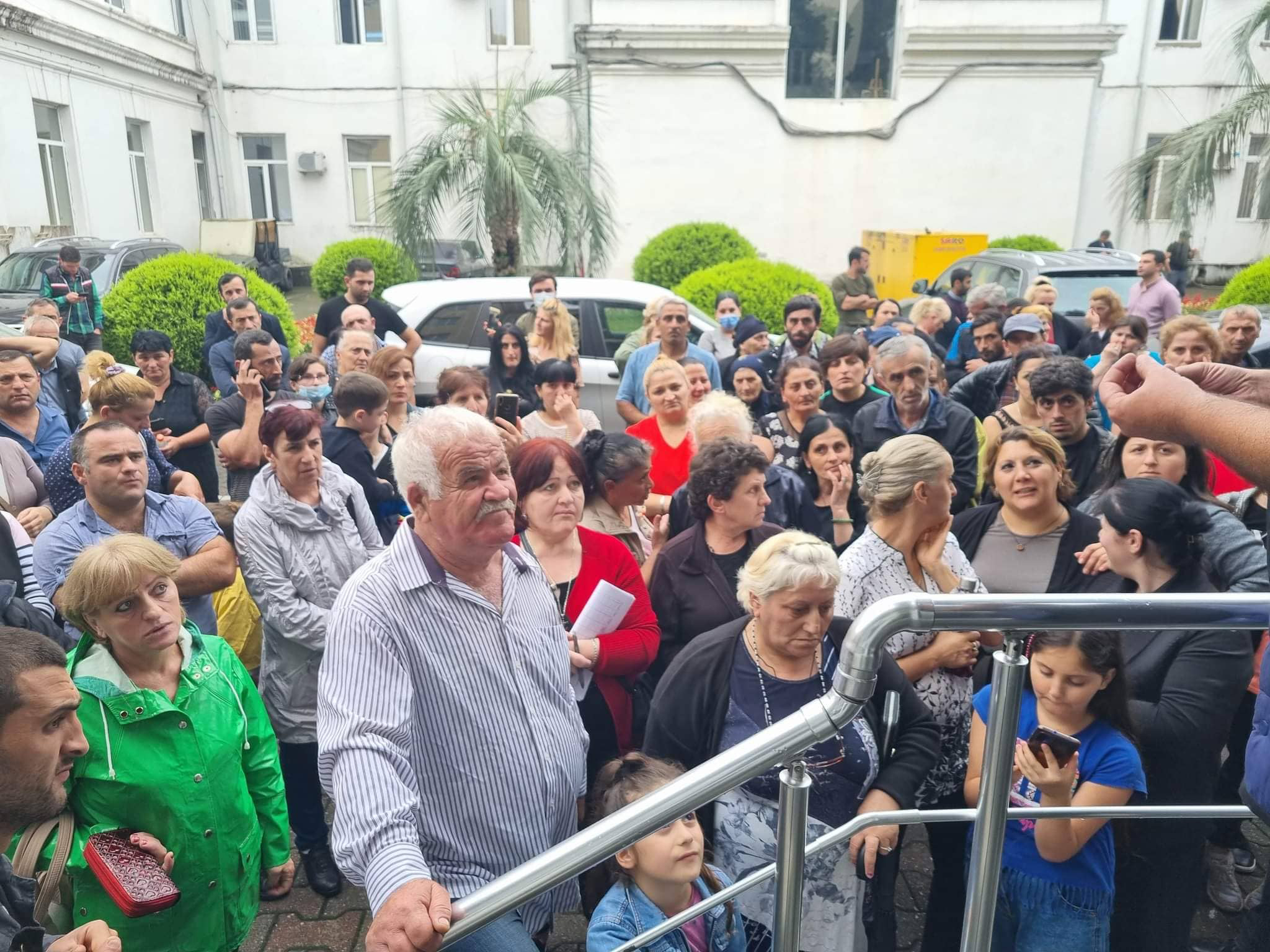 გადასცემენ თუ არა უსახლკაროებს ბათუმში, გოგოლის ქუჩაზე აშენებულ უკანონო საცხოვრებლებს?