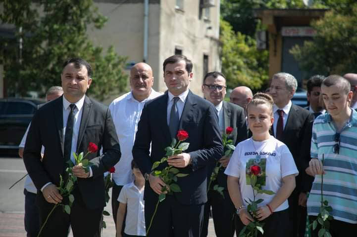 აგვისტოს ომში დაღუპულ გმირებს პატივი მიაგეს