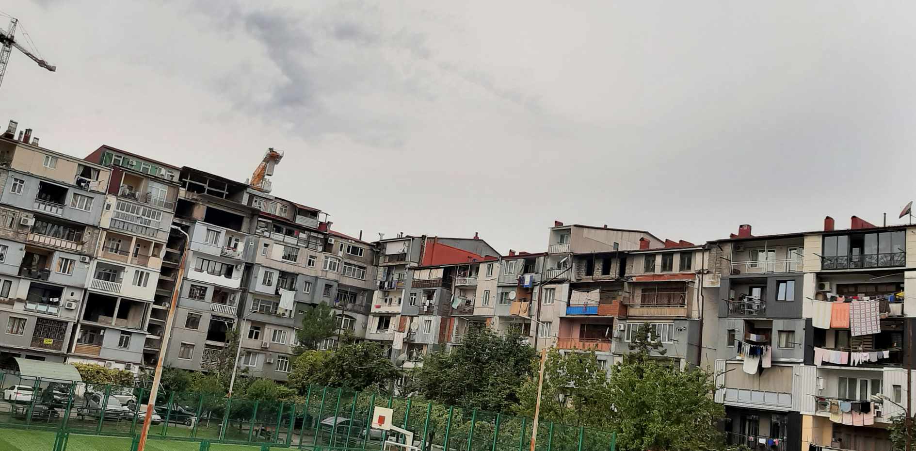 დაუსრულებელი კორპუსები და უნებართვო მშენებლობები, რა მდგომარეობაა ქალაქში და რას შეცვლის მშენებლობის ამნისტია?