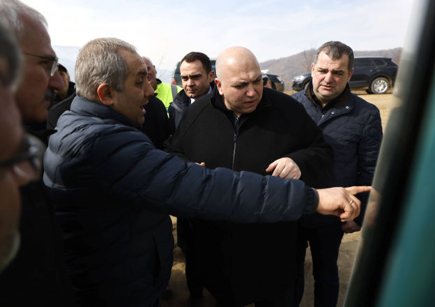 ირაკლი ქარსელაძემ გრიგოლეთი-ქობულეთის მაგისტრალური გზის სამუშაოები დაათვალიერა
