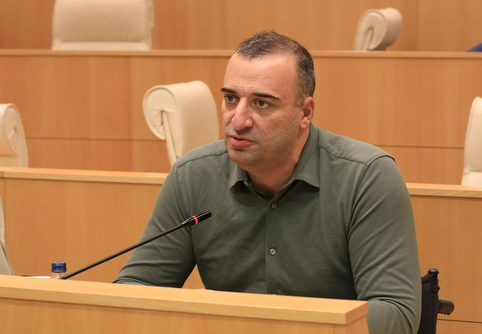 რატი იონათამიშვილი – სალომე ზურაბიშვილი კონსტიტუციის მიმართ სიძულვილს ამჟღავნებს
