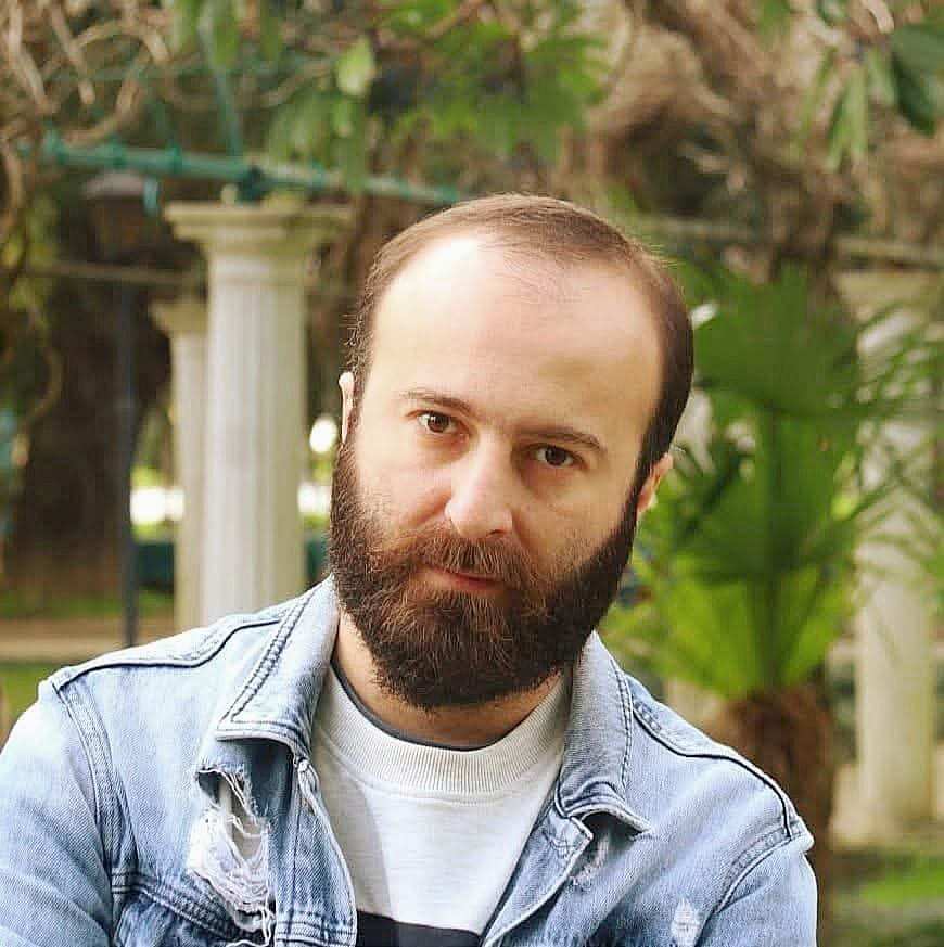 „თითქოს ისევ ისმის სუნთქვა, ისევ დგას დედის სუნი, ისევ ის ძველი გაზაფხულია“