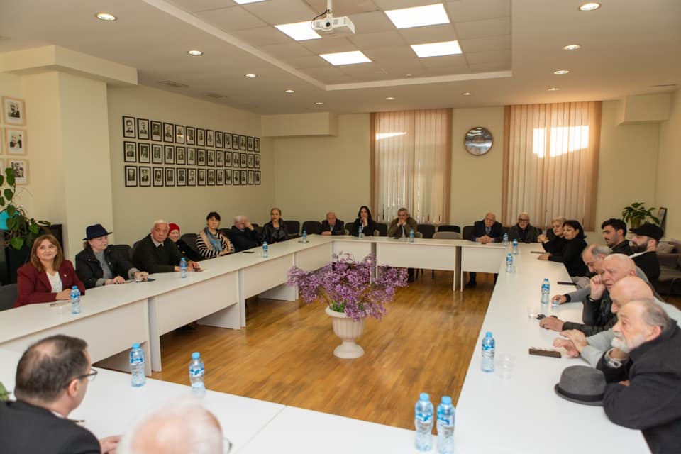 მინისტრი შეხვედრებს განაგრძობს